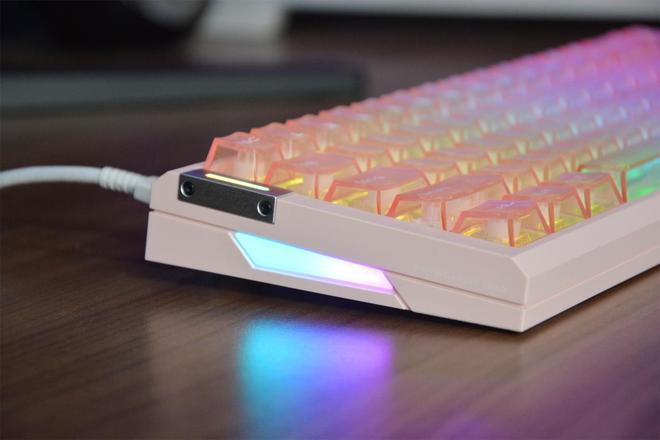 满ATK RS6 Air磁轴电竞键盘体验j9九游会登录猛粉机甲风颜值性能全方位拉(图3) 满ATK RS6 Air磁轴电竞键盘体验j9九游会登录猛粉机甲风颜值性能全方位拉(图3)