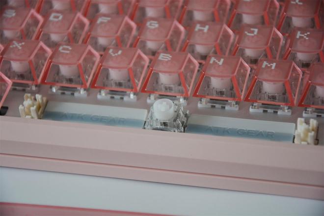 满ATK RS6 Air磁轴电竞键盘体验j9九游会登录猛粉机甲风颜值性能全方位拉(图4) 满ATK RS6 Air磁轴电竞键盘体验j9九游会登录猛粉机甲风颜值性能全方位拉(图4)